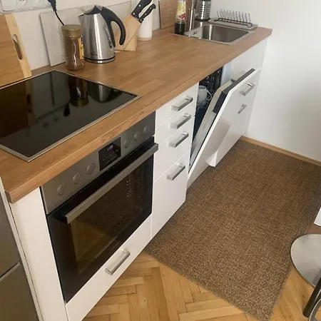 Anenska By Charles Bridge 1 * פראג