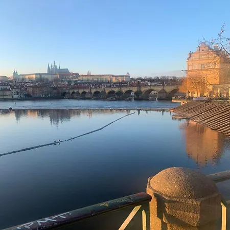 Anenska By Charles Bridge 1 דירה פראג